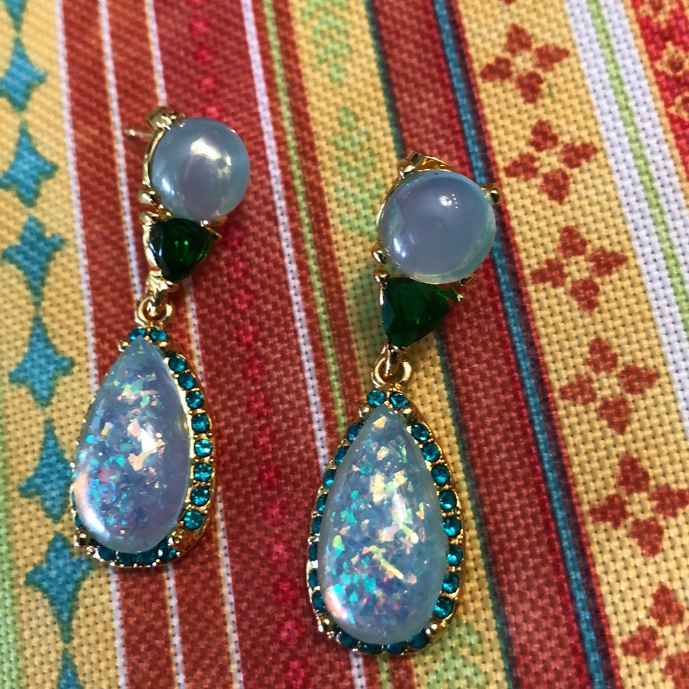 🧚🏻‍♂️Sparkling green and gold colored earrings - Picture 3 of 6